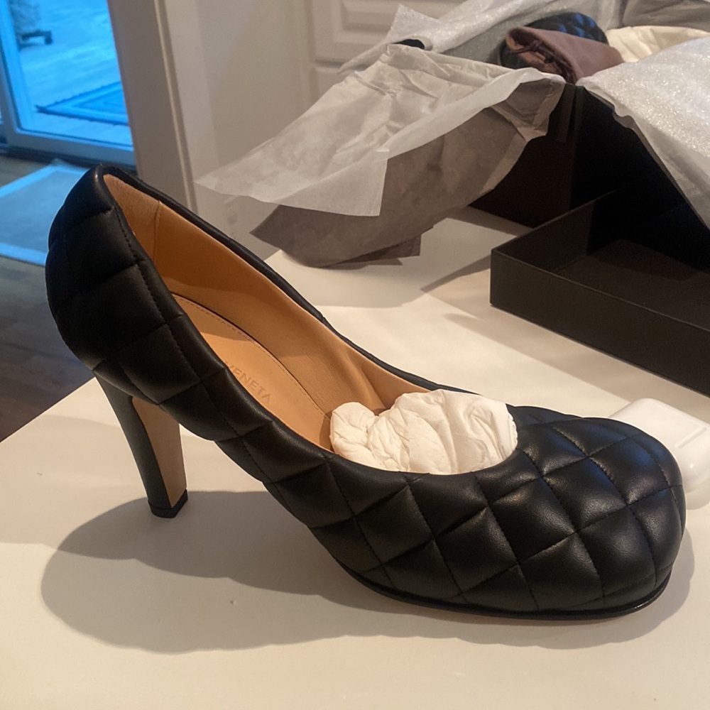 NWT Botega Veneta pumps. Bought pregnant now too big for me. NEVER EVER WORN